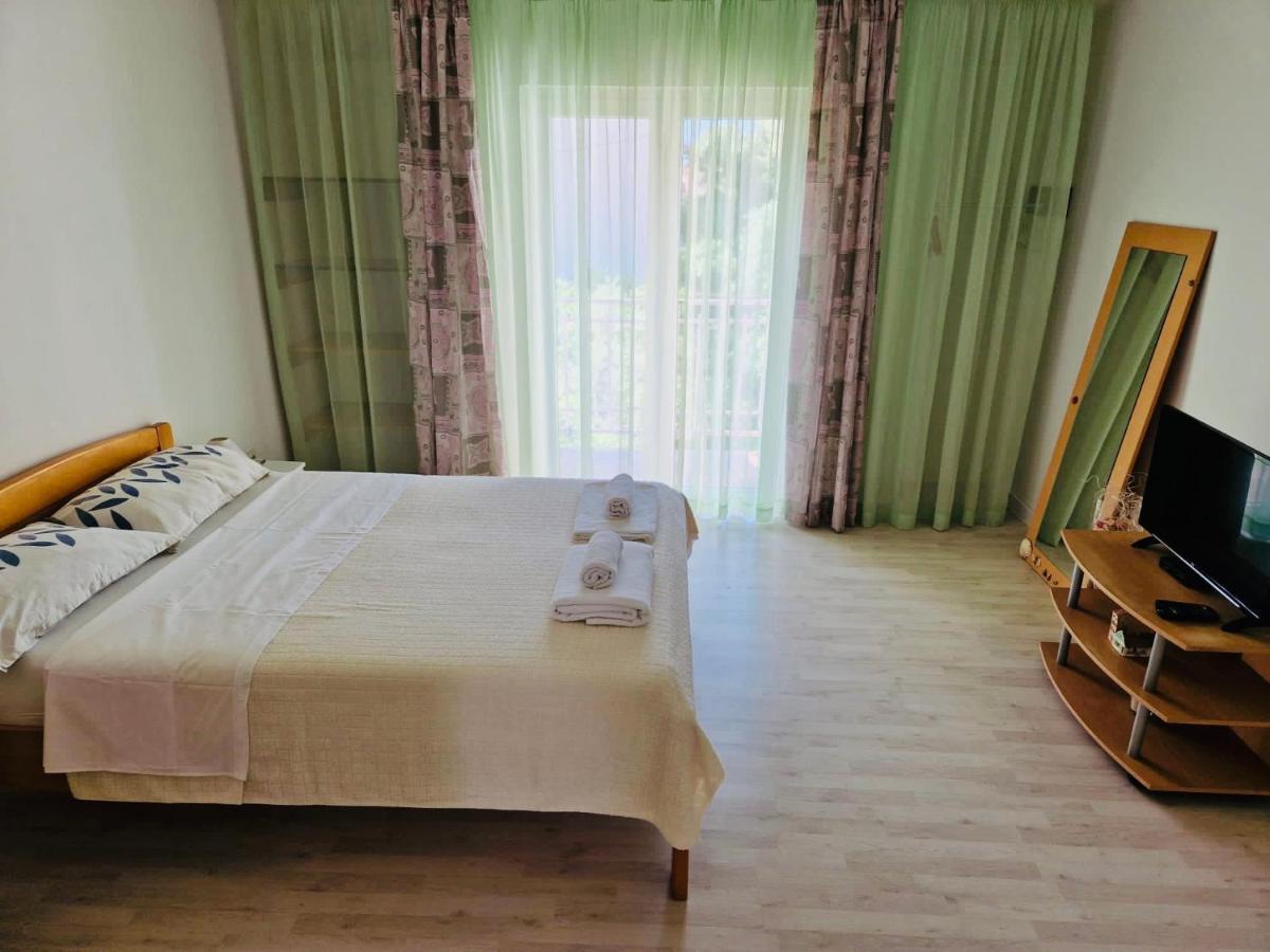Olive Tree Apartment *